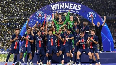 The Rise Of Paris Saint-Germain: Od místních kořenů ke globální fotbalové vel...