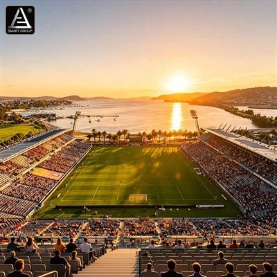 Pobřežní ocelová konstrukce zastřešená tribuna stadionu